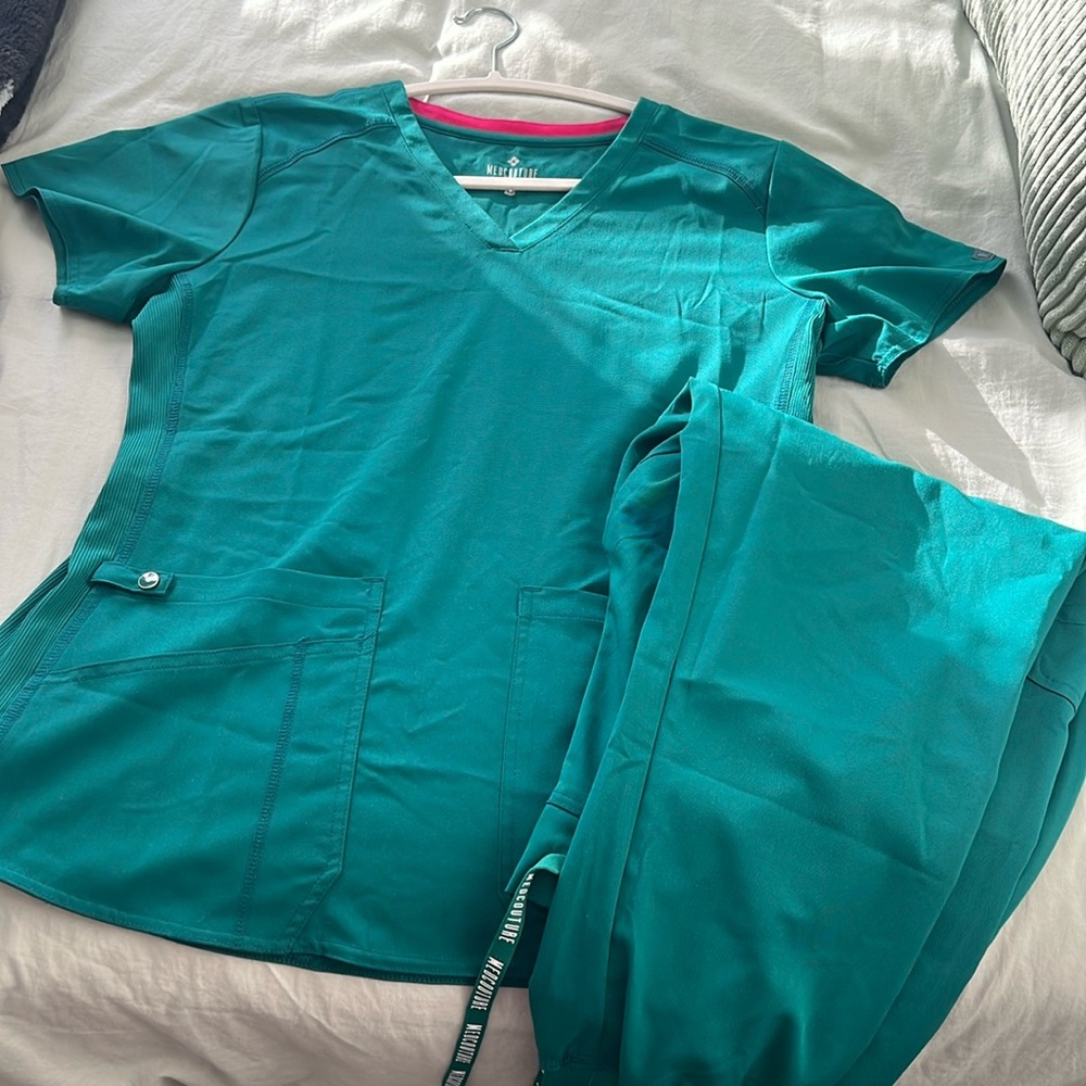 Medcouture Scrub Set , Green , size medium, jogger style scrub pants